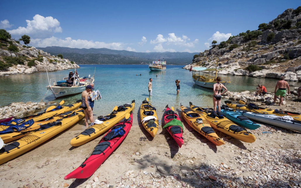 Kekova Deniz Kanosu Turlarından bir mola